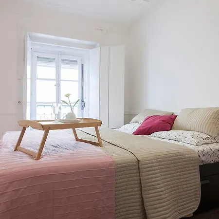Charming Flat In Bairro Alto شقة Lisboa