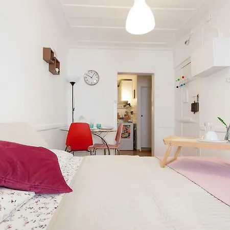 Charming Flat In Bairro Alto شقة *